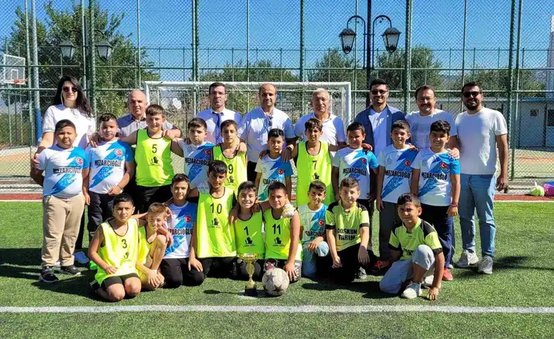 Minik Sporculardan Dostluk Rüzgarı İlköğretim Haftası Etkinlikleriyle Birlik ve Beraberlik