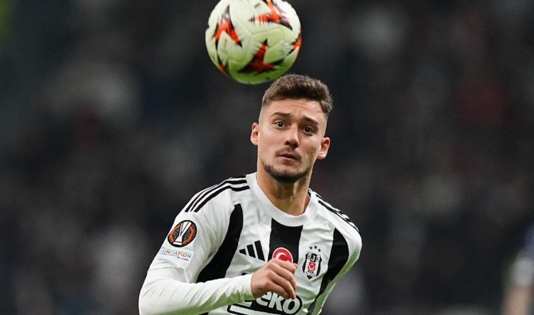 Trabzonspor’un Yeni Yıldızı Ernest Muçi Trabzon’da Ernest Muçi Trabzonspor’da Heyecanla