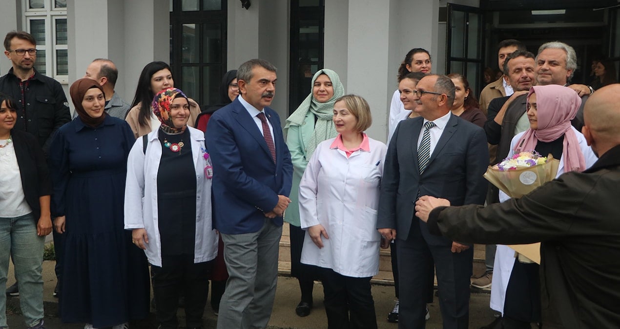 Ogretmen Milli Egitim Bakanini Tanimayinca Saskinlik Yaratti