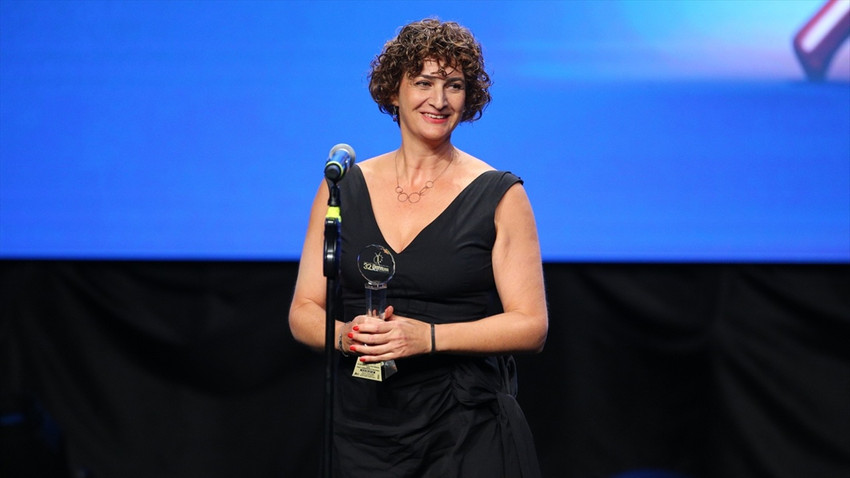 Adana Altın Koza Film Festivali’nde Parlayan Yıldız: Pelin Esmer! Ödüller