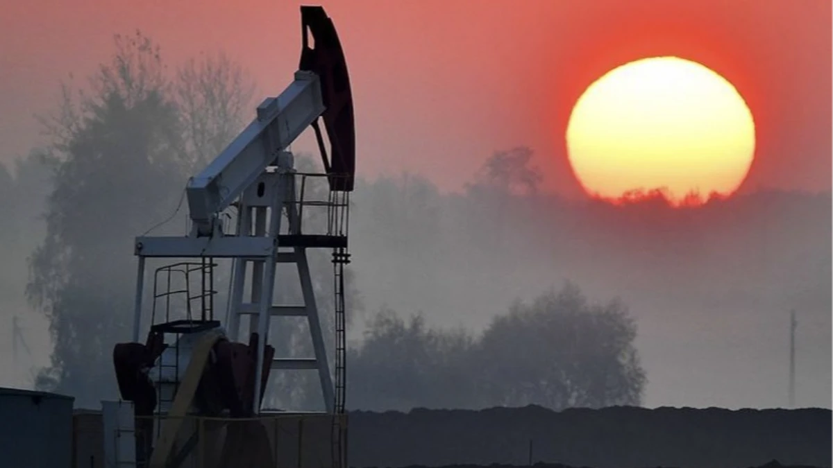 Petrol Fiyatlari Yaptirim Beklentileriyle Yatirimcilari Kandiriyor.webp