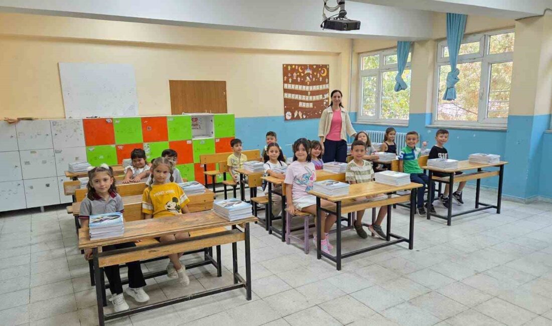 Sarıgöl’de 2025-2026 Eğitim Öğretim Yılı Heyecanla Başladı Yeni Öğrenciler Kalabalıkta