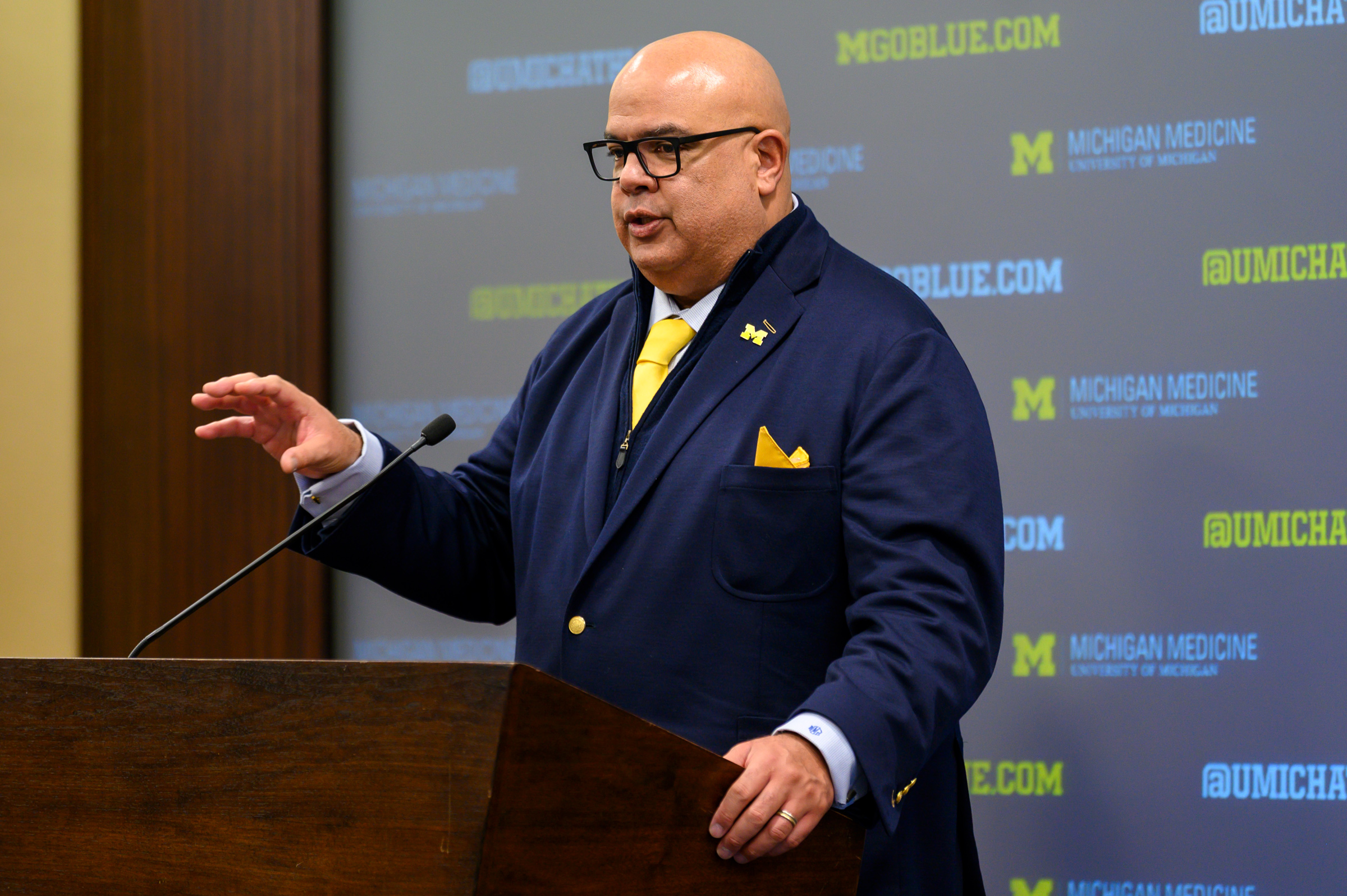 Sherrone Mooreun Secici Ceza Sureci Michiganin Hesap Vermeme Sorunu