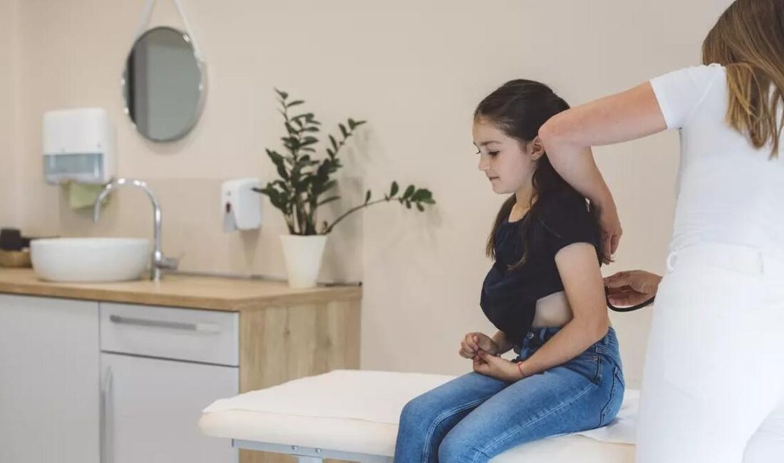 Skolyoz Tedavisinde Özel Egzersiz Yöntemleri ile Ameliyat İhtiyacı Azalıyor Okul