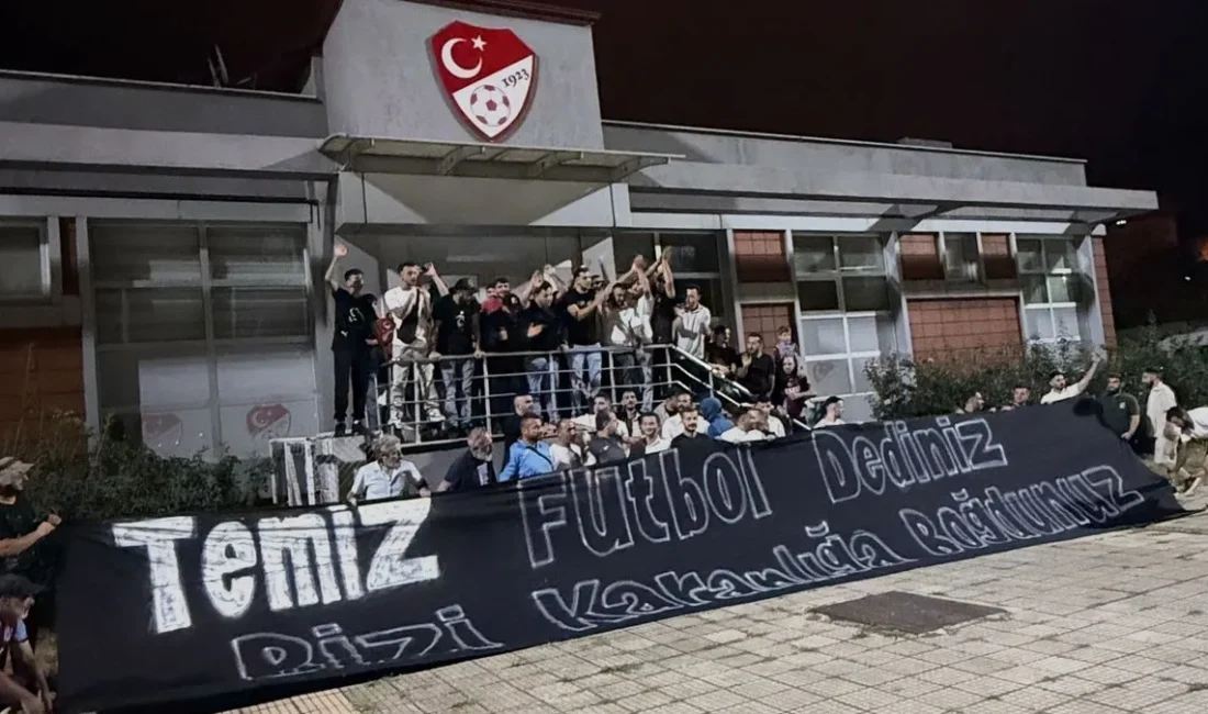Trabzonspor Taraftarlarından Türkiye Futbol Federasyonu’na Protesto Trabzon’da Protesto Gösterisi Trabzonspor’un