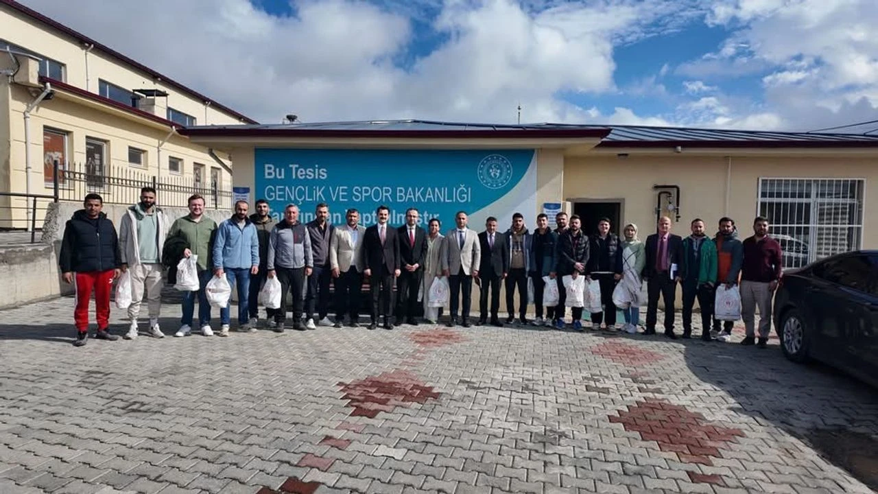 1761198176 Tuzlucada Okul Sporlari Degerlendirme Toplantisi Yapildi