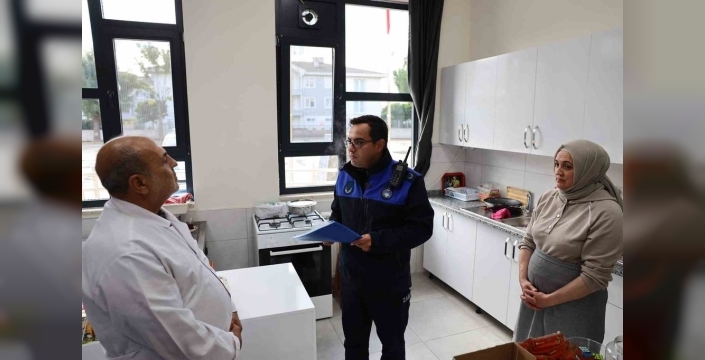 Okul Kantinlerinde Denetim: Öğrenci Sağlığı Tatil İçin Hayati! Sakarya Büyükşehir Belediyesi’nden Okul Kantinlerine Denetim Çocukların Sağlığı Öncelik Taşıyor