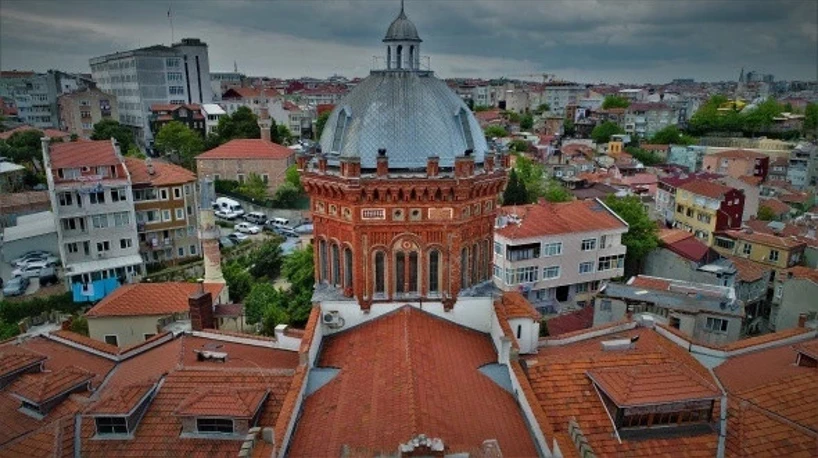 Fatih'in Fermanıyla Kurulan Okulda Tatil Zamanı: Ders Programı Değişiyor! Fener Rum Okulu Dış Görünüm