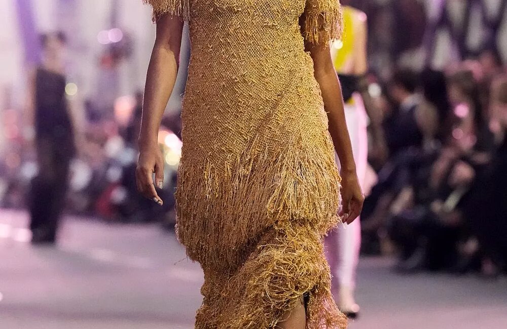 Ayo Edebiri’nin Vogue Kapak Çekimi, Hollywood’da Sürprizlerle Dolu! Ayo Edebiri: Podyumda Parlayan Yıldız! Vogue World 2025: Hollywood Etkisi