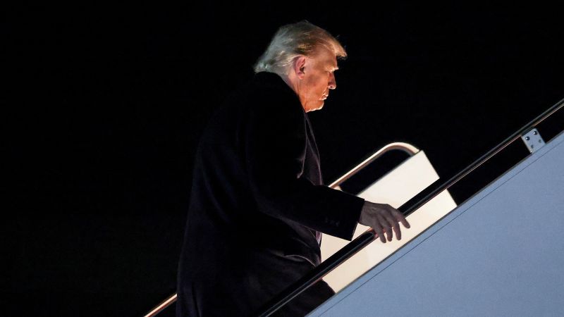 Trump ve Güneydoğu Asya Liderlerinden Mizahi Anlar: Barış Anlaşması İmza