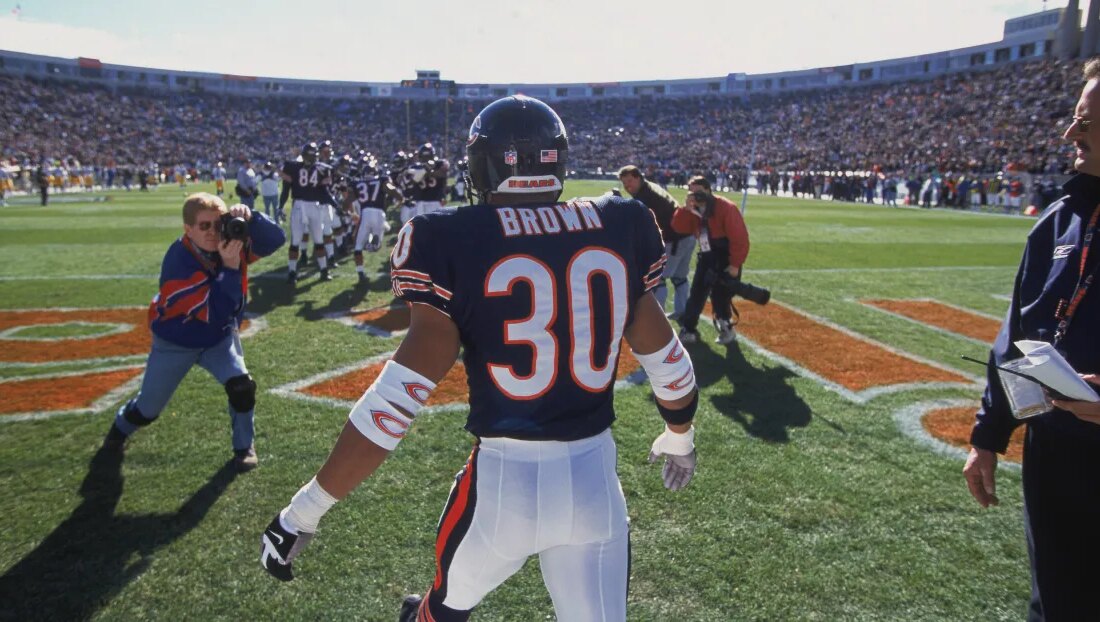 Anlık Analiz: 5 Öne Çıkan Bears Flashback’leri – Global İstatistikler Chicago Bears’in Tarihindeki Unutulmaz Anlar 1. Walter Payton’un Tarihi Başarısı