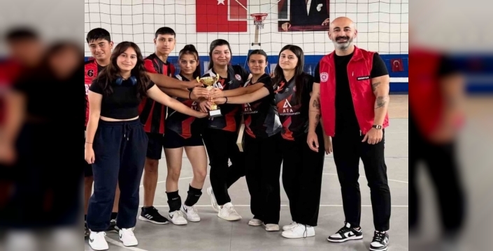 Aydın’da Gençler Voleybol Turnuvasında Maç Sonuçları Heyecan Dolu! Aydın’da Liseler Arası Voleybol Turnuvası: Heyecan ve Dostluk Genç Sporcuların