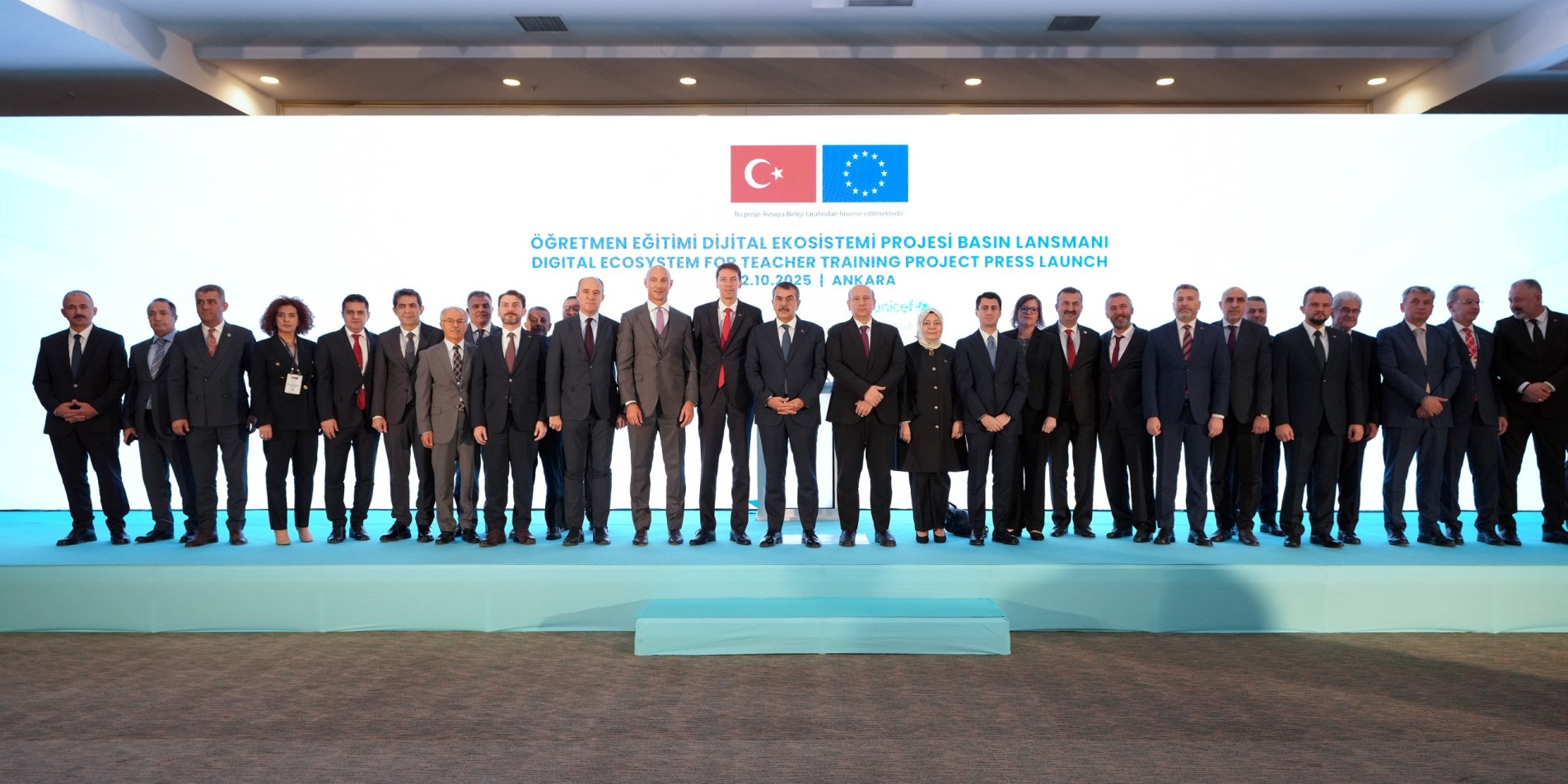 BAKAN TEKİN,
