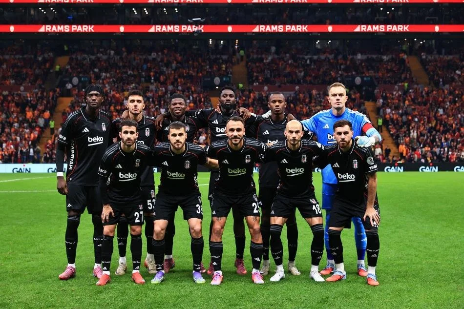 Beşiktaş, 10 Kişi Kalan Galatasaray ile 1-1 Beraberliği Paylaştı Beşiktaş,