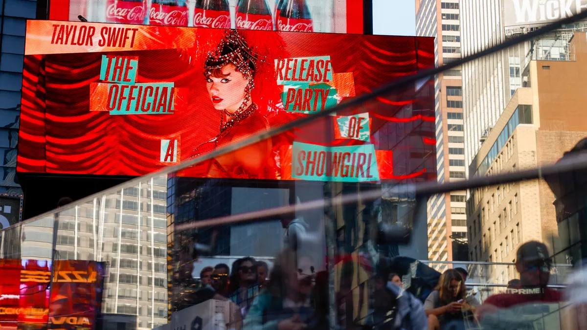 Taylor Swift’in Yeni Albümüne Özel Merch Koleksiyonu Yayınlandı TikTok’ta Dans