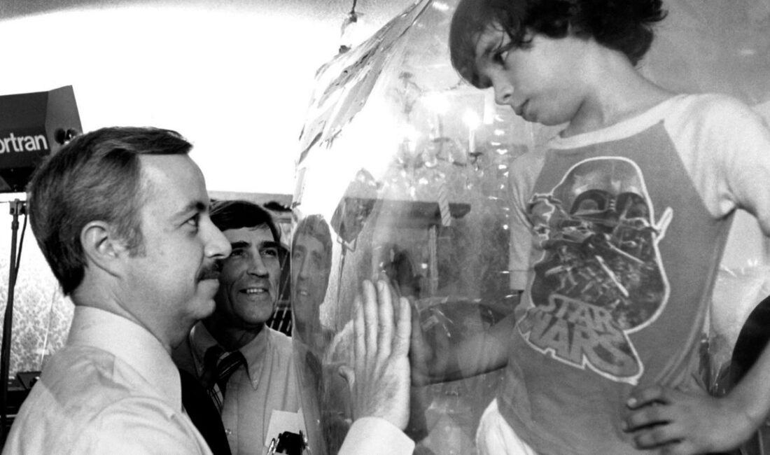 Balon Çocuğun Hikayesi: David Vetter’ın Hayatı ve Mirası David Vetter’ın