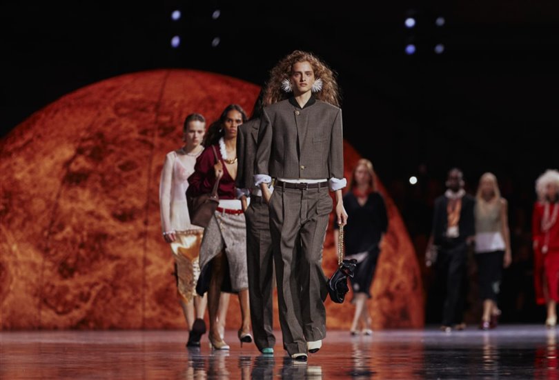 Chanel Evreni Paris Moda Haftası’na Damga Vurdu Matthieu Blazy’nin Yenilikçi