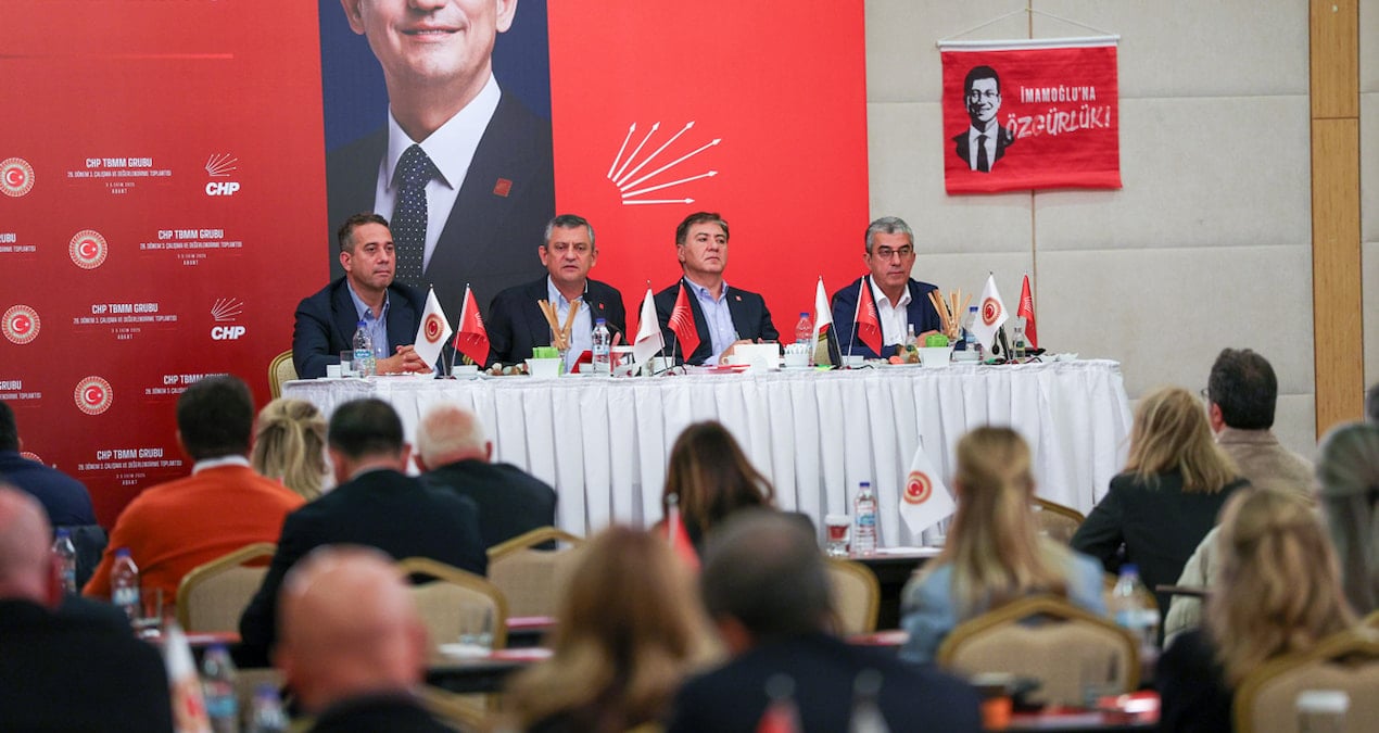 CHPnin Iki Gunluk Toplantisinda Yeni Parti ve Kilicdaroglu Vurgusu