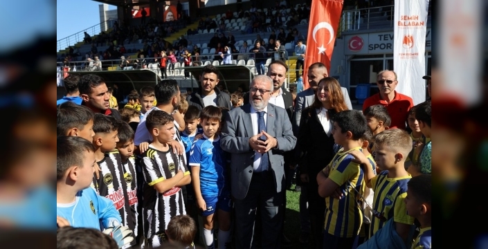 Cumhuriyet Coşkusu Lig Maçlarında Gol Yağmuru Ve Şampiyonluk Sevinci Cumhuriyet Coşkusu Futbol Sahasına Taştı 29 Ekim Cumhuriyet Bayramı Futbol