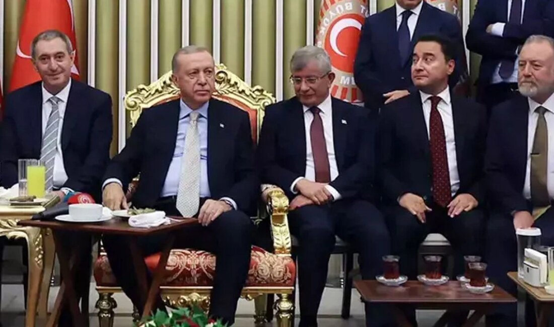 Son Dakika: Ahmet Davutoğlu’ndan Kritik Açıklamalar Ahmet Davutoğlu’ndan Erdoğan’ın Görüşmelerine