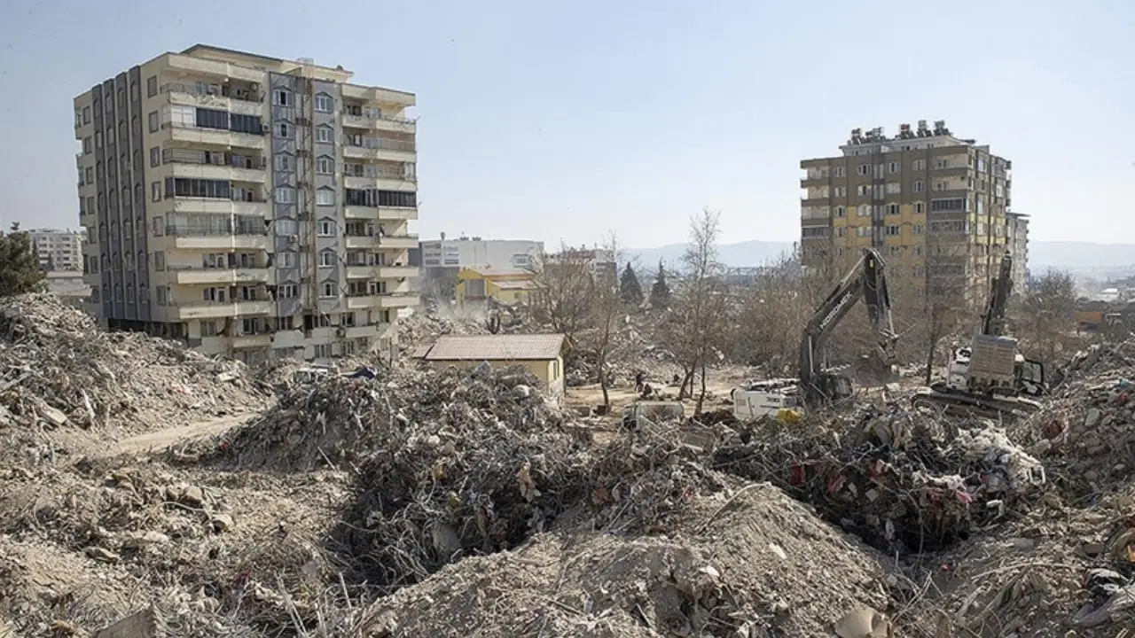 Depremde yıkılan Ebrar Sitesi B Blok deprem davası hükmü istinafta onandı