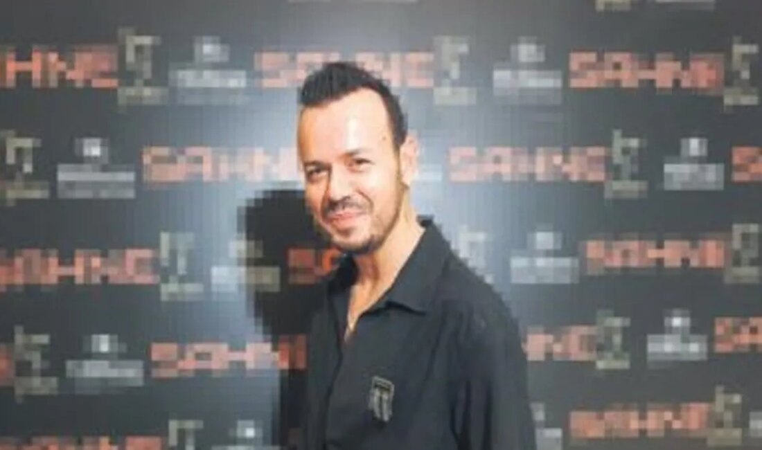 “Eğitim Harcamaları İçin Tatildeyim: Veli Toplantıları ve Sınavlar” Deha Bilimlier, Sahnesinde Okul Masraflarını Espiriyle Anlattı Kozyatağı’ndaki Performansı ile