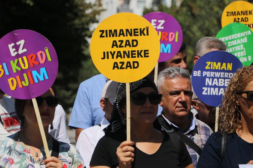 Eğitimde Ana Dil Uygulaması: MEB’e Sınav Takvimi ve Müfredat Soruları Eğitim Hakkında Tartışmalar: Anadil ve Çokdillilik Üzerine Soru Önergesi Van’da