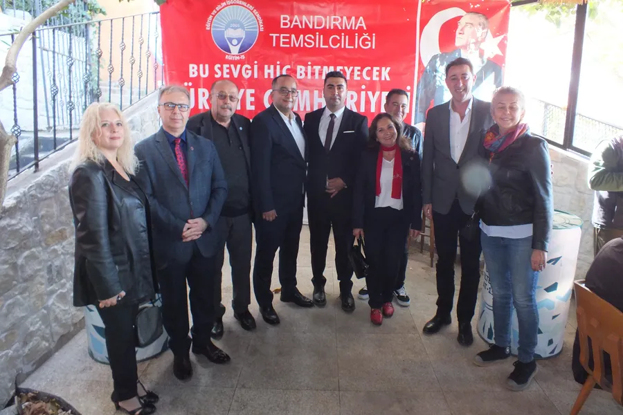 Egitimde Cumhuriyet Ruzgari Atamalar Sinav Takvimi ve Mufredat Degisiklikleri.webp