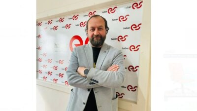 Milli Eğitimde Siyasi Tartışmalar: Erdoğan Posterleri Cumhurbaşkanı Posterleri Okullara Asılıyor