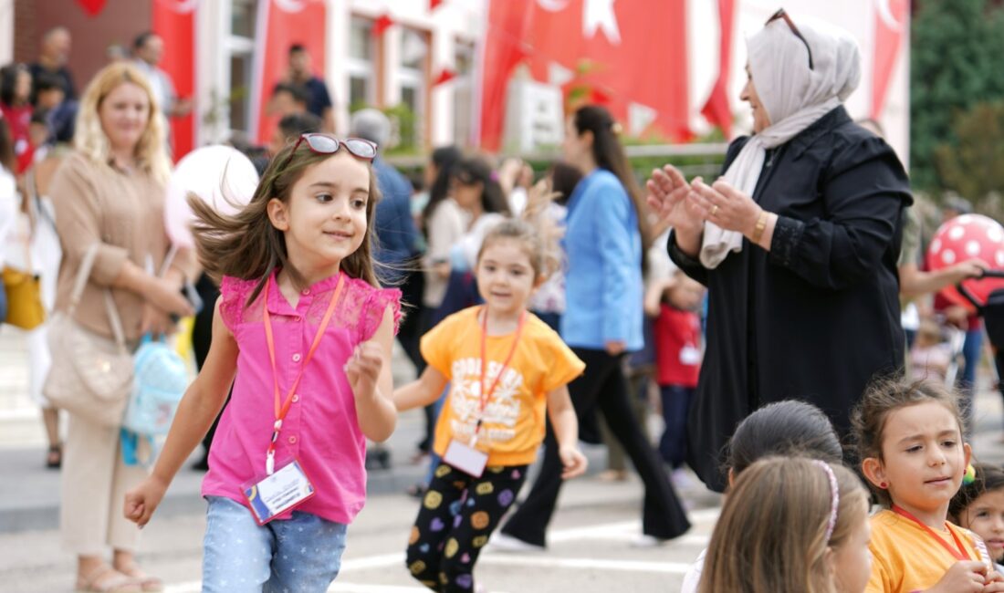Aile Eğitim Bülteni ile Güçlü Çocuklar Yetiştirme Hedefi Millî Eğitim