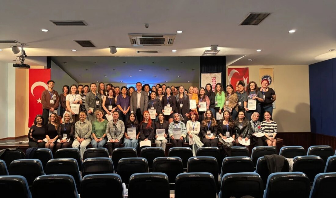 Eskişehir’de Veli Toplantısıyla Okul Öncesi Eğitim Semineri Gerçekleşti Eskişehir’de Okul Öncesi Eğitimde İnteraktif Seminerler Büyükşehir Belediyesi’nden Eğitim Desteği