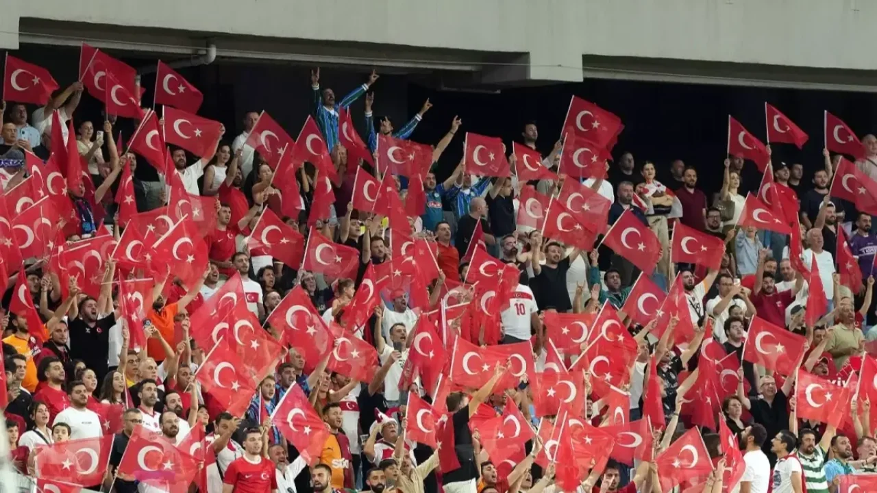 Futbolseverlere Mujde Umit Millinin Macina Ucretsiz Giris.webp