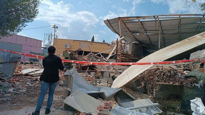 İzmir’de Patlama: Tek Katlı Evde Çökme, 1 Yaralı Olayın Detayları