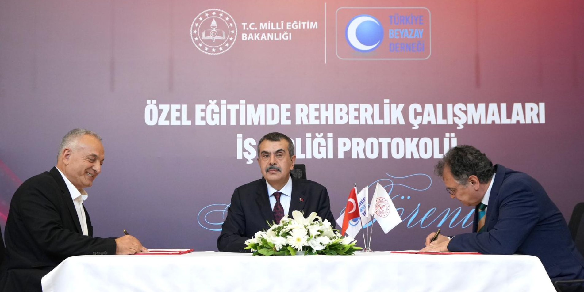 BAKAN TEKİN,