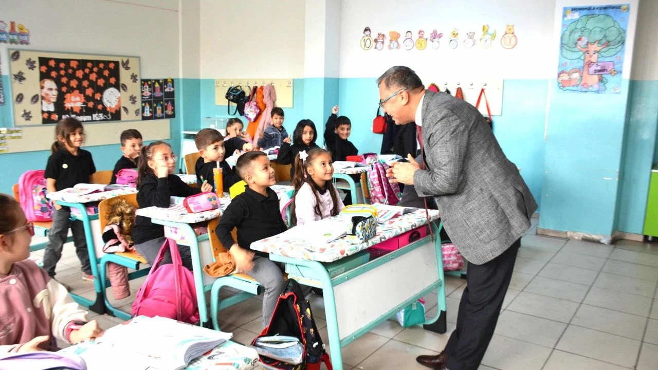 Mudur Altinkaynaktan Okul Ziyareti Veli Toplantisi ve Ders Programi Degerlendirildi