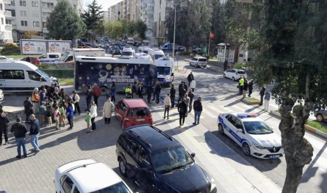 Çorum’da Öğrenci Taşıyan Otobüsle Kamyon Çarpıştı: 22 Yaralı Öğrenci Taşıyan