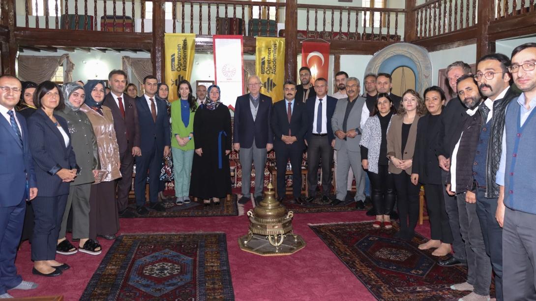 Öğretmen Akademileri Projesi: Duygu ve Düşünce Dünyasıyla Yavuz Bülent Bâkiler