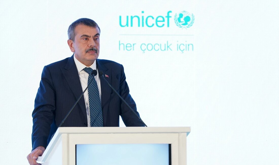 Eğitimde Dijital Dönüşüm: 200 Bin Öğretmene Çevrimiçi Eğitim Fırsatı Öğretmen