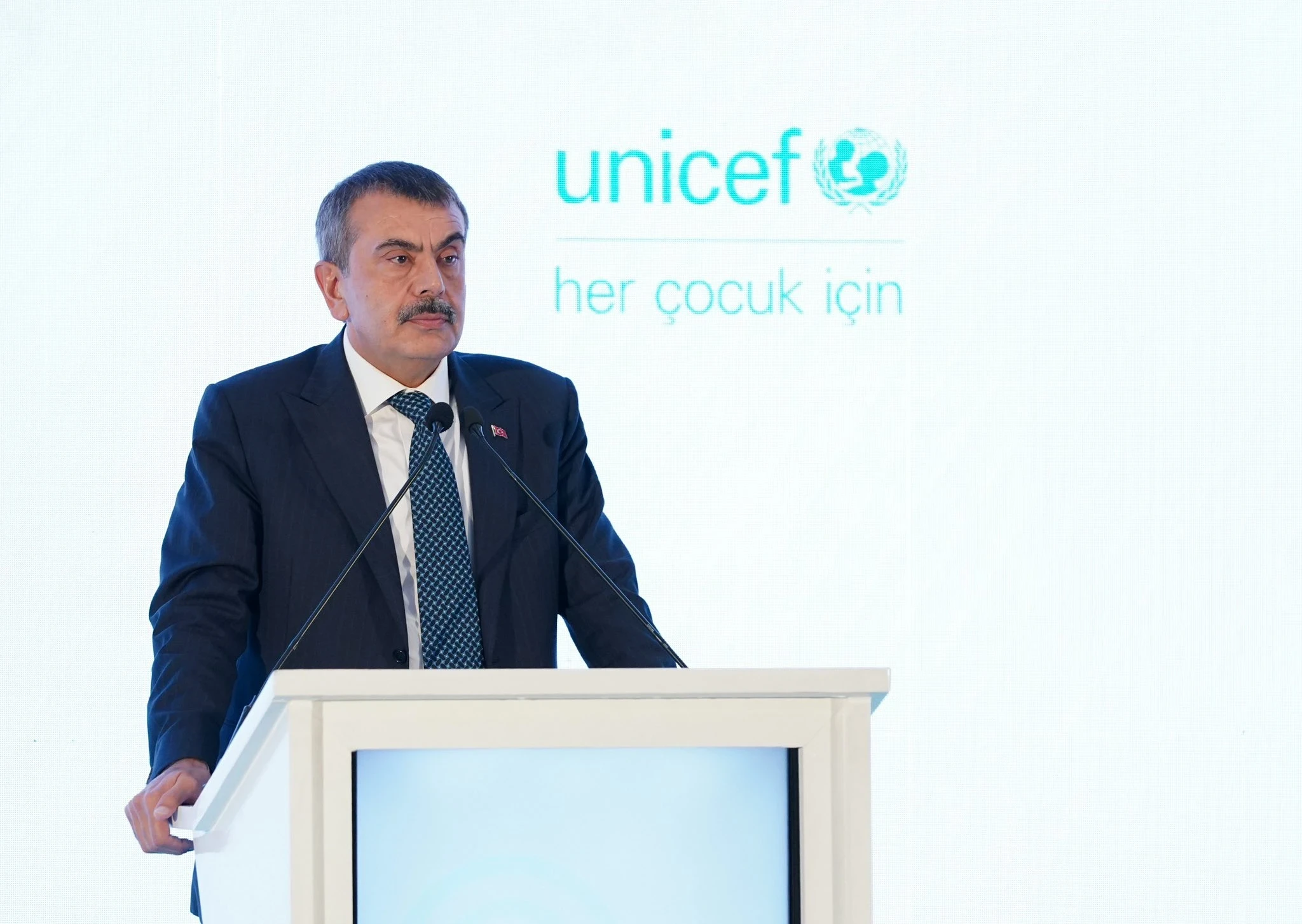 Ogretmenler Icin Dijital Okuryazarlik Semineri MEB Yonetmelikleriyle Guclenin