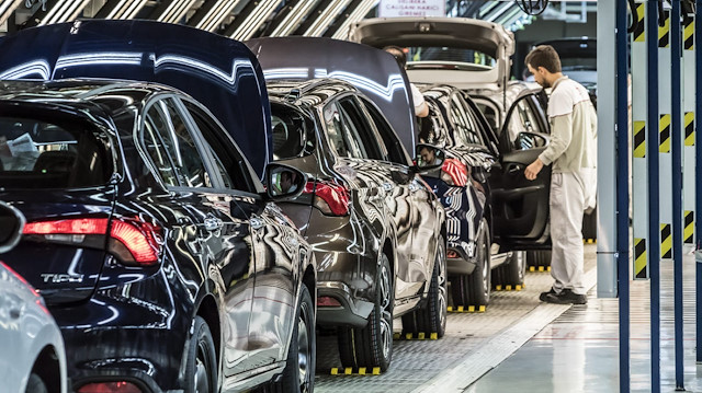 Küresel Çip Krizi ve Otomotiv Sektöründe Enflasyonist Etkileri Giriş: Otomotiv