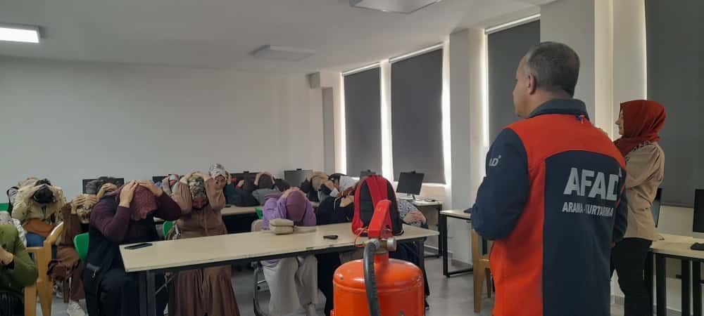 Pamukova’da Öğretmen ve Velilere Afet Farkındalık Eğitimi Sakarya Milli Eğitim