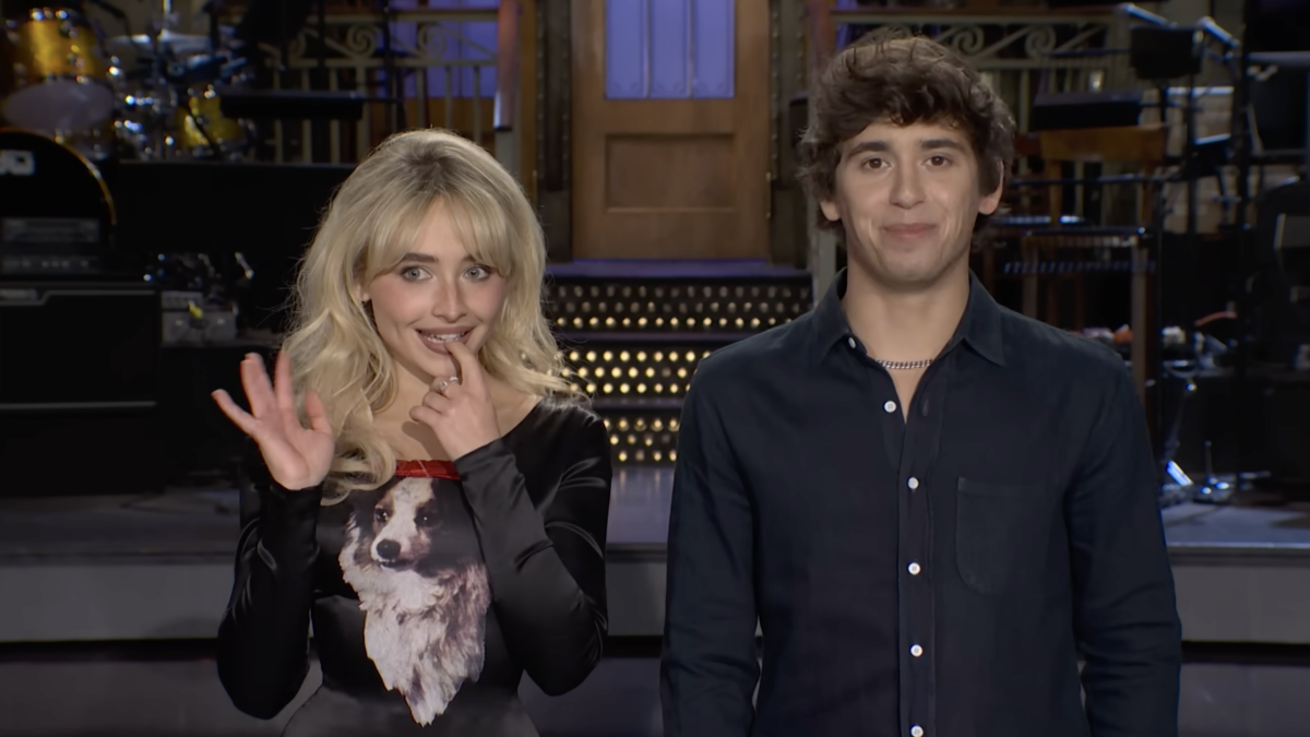 Sabrina Carpenter Kamera Operatorune Flort Dolu Anlar Yasatti