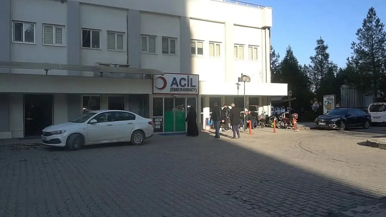 Siirtte 13 Ogrenci Gida Zehirlenmesi Nedeniyle Hastaneye Sevk Edildi