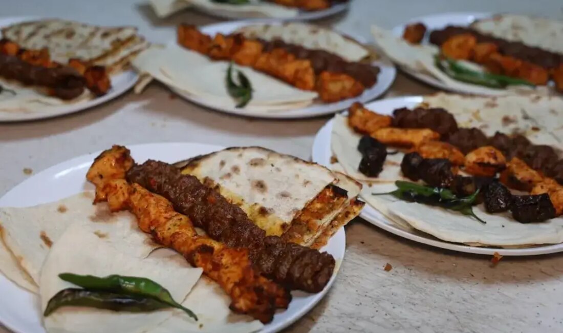 Son Dakika: Alanya 1.600 TL, Elazığ 500 TL! Gelişmelere Tepkiler Büyüyor! Flaş Gelişme: Elazığ’da Restaurant Fiyatları Alanya ile Karşılaştırılıyor Uygun Fiyatlı