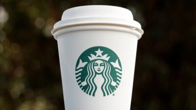 Starbucks Mobil Uygulamasında Sorunlar: Yeni Protein İçecekleri ve Grevler Starbucks