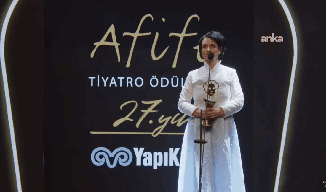 27’nci Afife Tiyatro Ödülleri’nde Gergin Anlar: Sükut Işıtan’ın Konuşması Tepki
