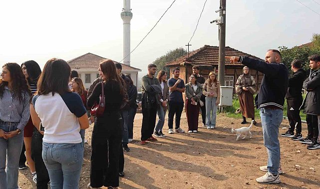 Düzce Üniversitesi Edebiyat Topluluğu Öğrencileri Şehir Turuna Çıktı Düzce Belediyesi