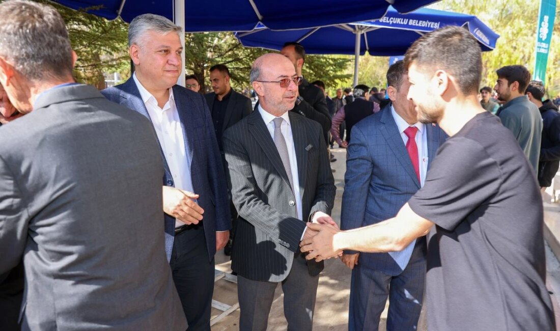 Üniversite Öğrencileriyle Geleneksel Cuma Namazı; YÖK’ten Burs Desteği Selçuk Üniversitesi’nde Cuma Buluşmaları: Öğrencilerle Bir Araya Gelindi Selçuklu Belediye