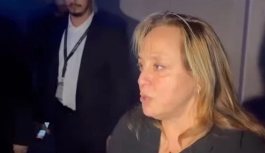 Ayşe Barım: Medya Dünyasının Parlayan Yıldızı Kariyer Yolculuğu Ayşe Barım,