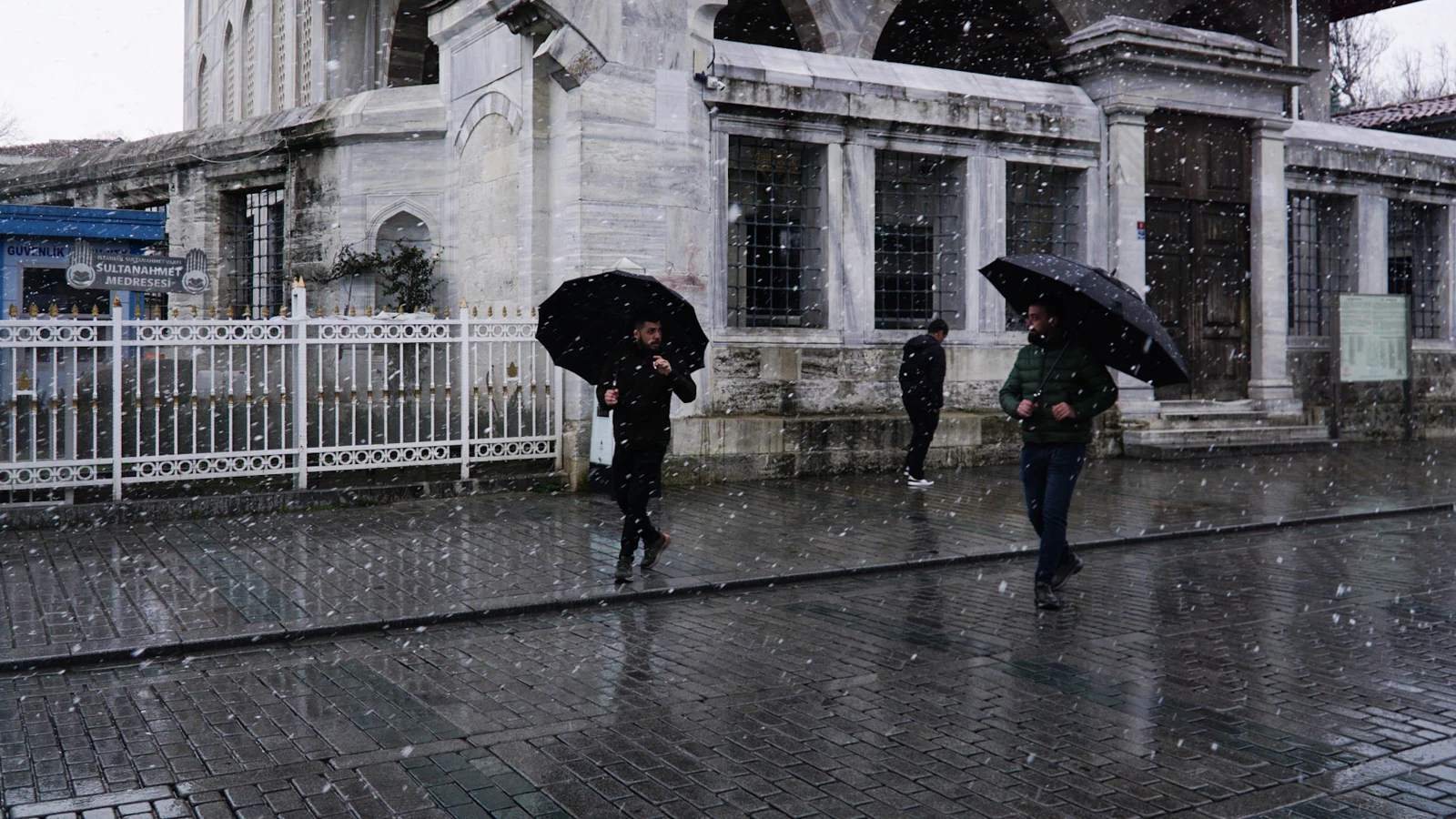 Yeni Hava Durumu Uyarisi 16 Il Icin Sari Kodlu Flas